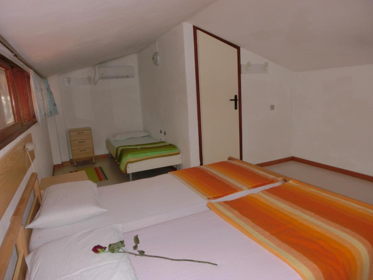 Cape Apartment *